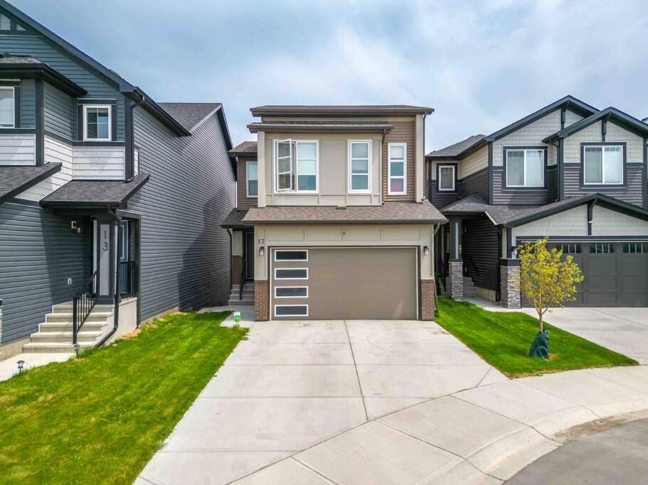 Modern Basement Gem: 2 Bedroom Retreat Calgary Exterior photo